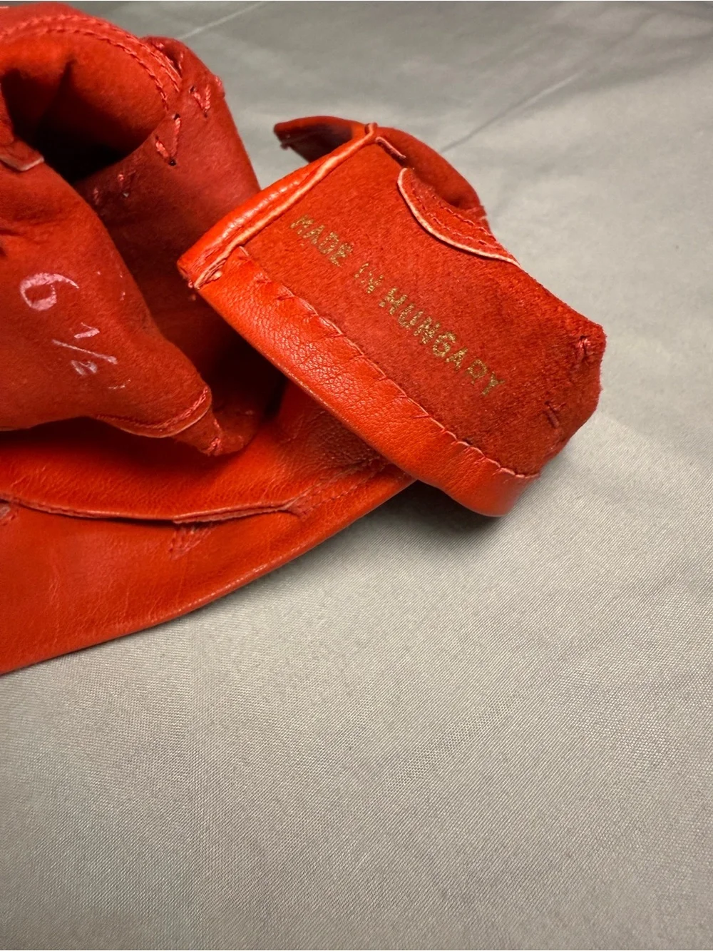 Leather gloves